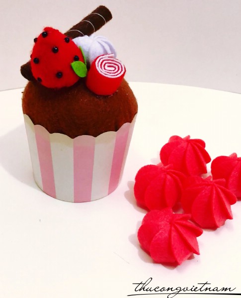 Cupcake vải nỉ mẫu 2