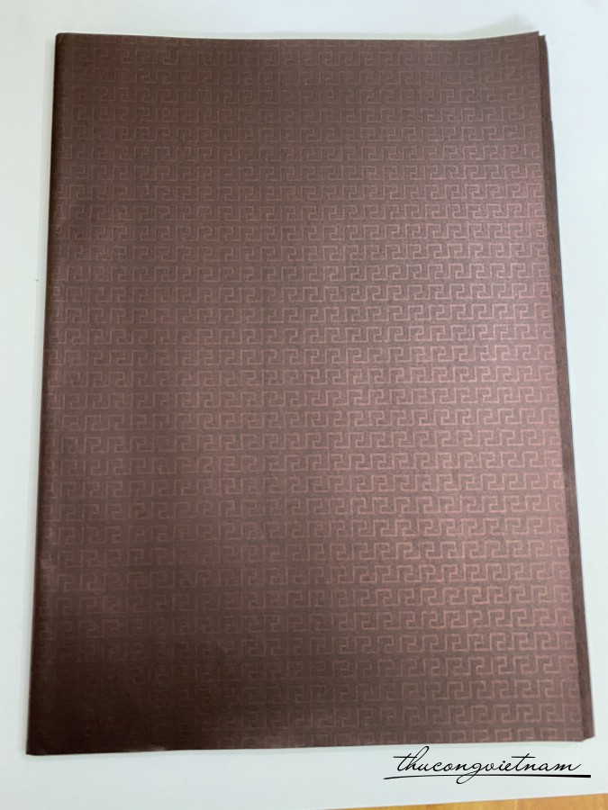 Giấy gân nổi nhũ cao cấp 50*70cm - Nâu