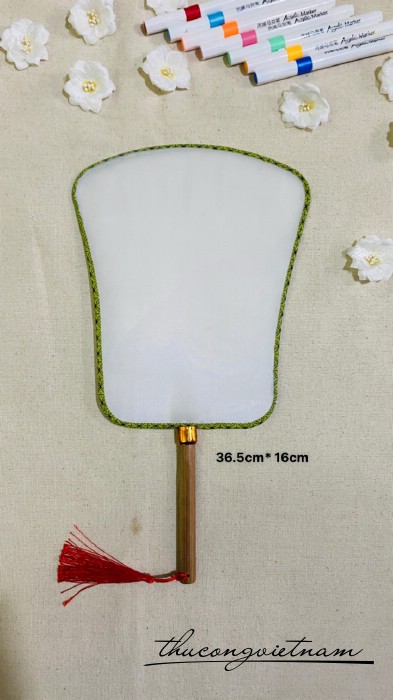 Quạt vải trơn kiểu dáng cổ điển - Mẫu 2 (36.5*16cm)