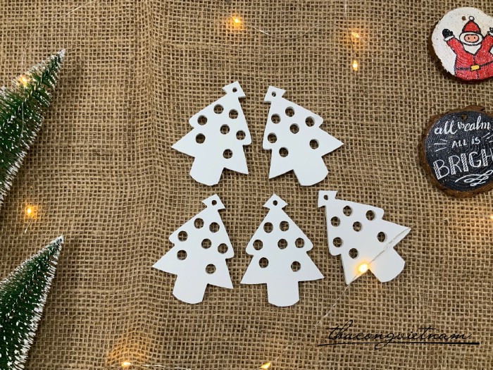 Foam trơn trang trí, họa tiết cắt sẵn - Cây thông lỗ