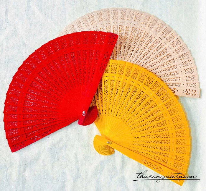 Quạt Gỗ Họa Tiết Chạm Khắc Trang Trí Ngày Tết 20cm (nhiều màu)