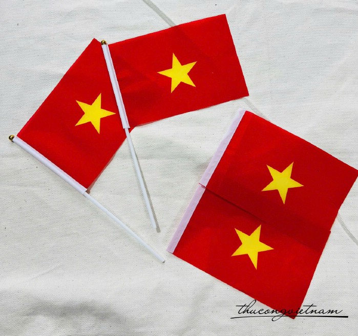 Lá cờ vải dù Việt Nam (14x20cm)