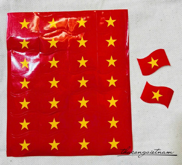 Sticker lá cờ Việt Nam 28 lá - 2.5x4cm 2 tờ
