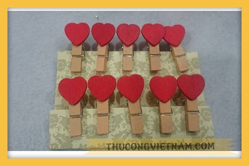 Kẹp gỗ hình tim đỏ vỉ 10 cái