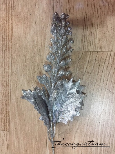 Cây kim tuyến bạc