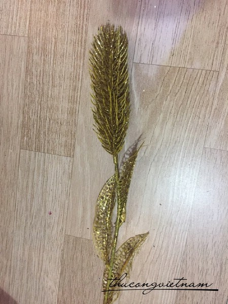 Cây kim tuyến vàng