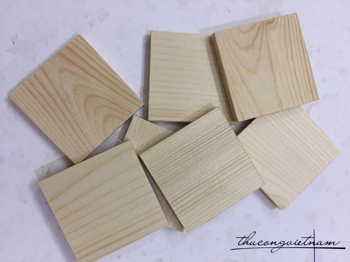 Miếng gỗ vuông 4*4 cm